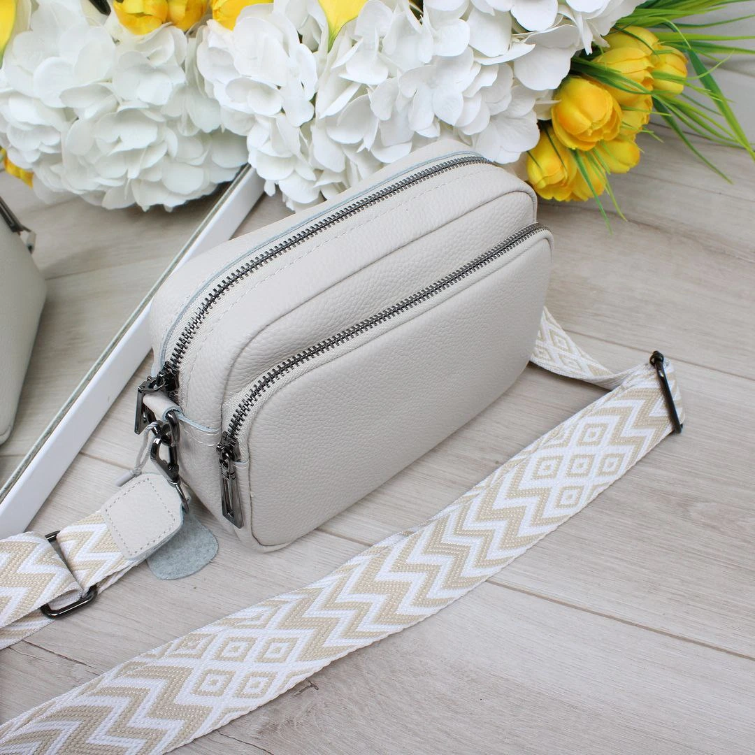 Елегантна модель крос-боді Молочна: Розкішна модель зі шкіри